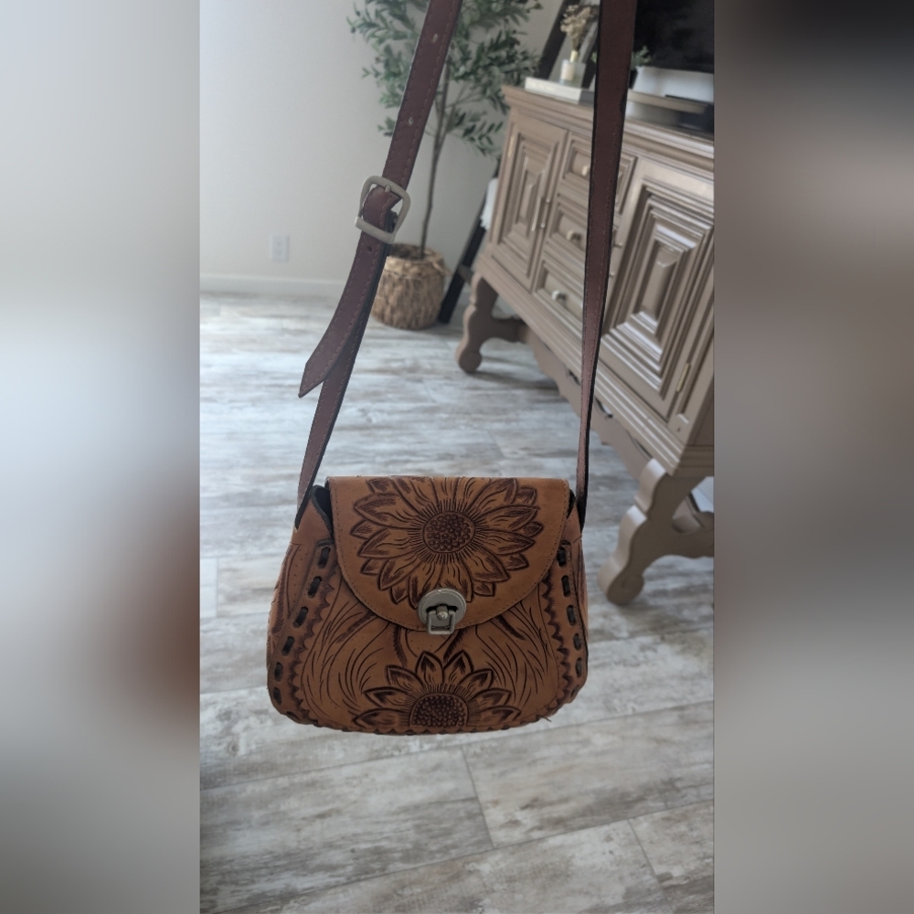 Sunflower Embossed Tan Leather Crossbody Bag Unique Personalized Leather Bag - Picture 14 of 14